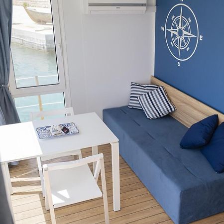 מלון Houseboat Floatart Experience ביצ'לייה מראה חיצוני תמונה
