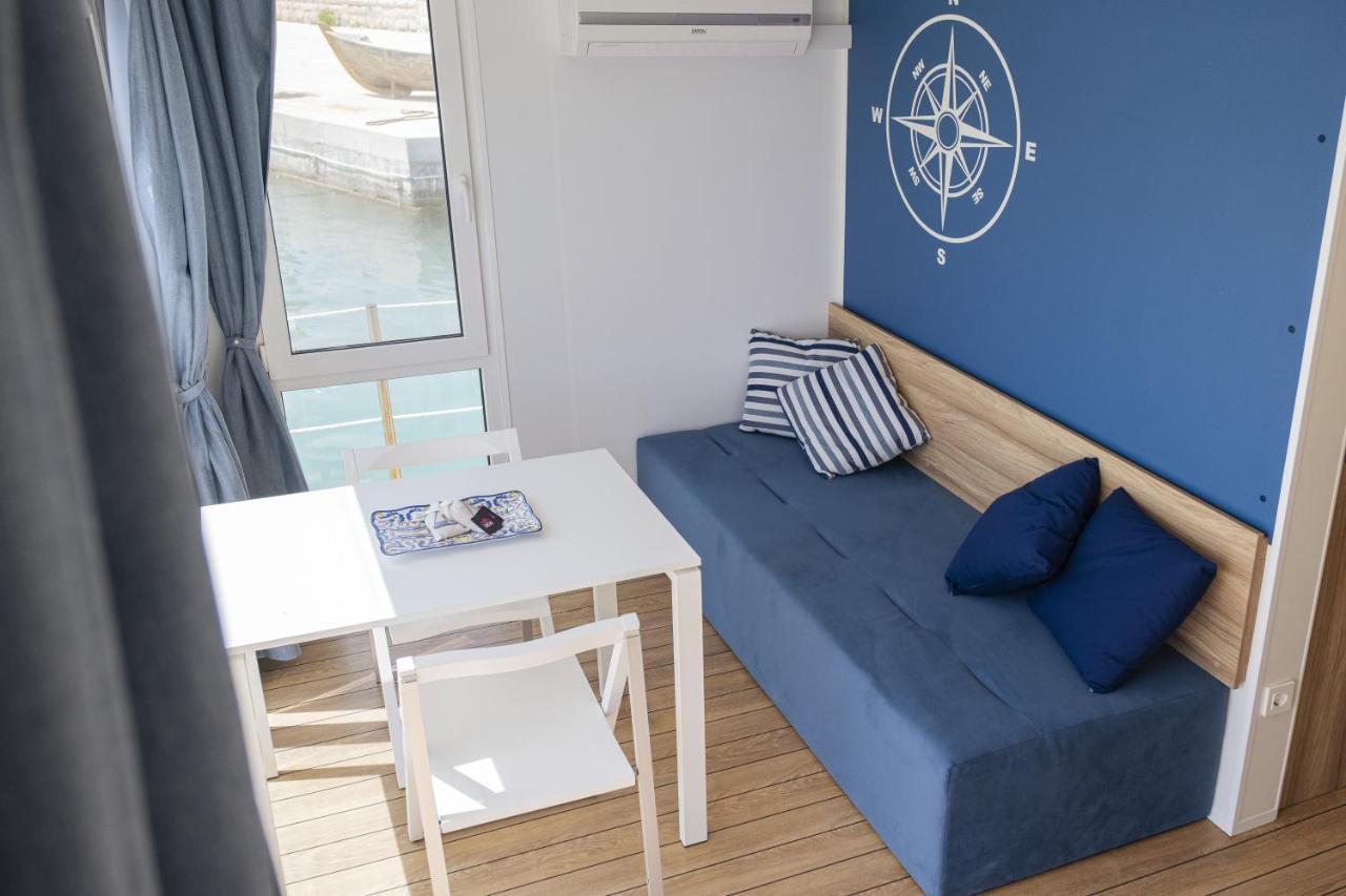 מלון Houseboat Floatart Experience ביצ'לייה מראה חיצוני תמונה